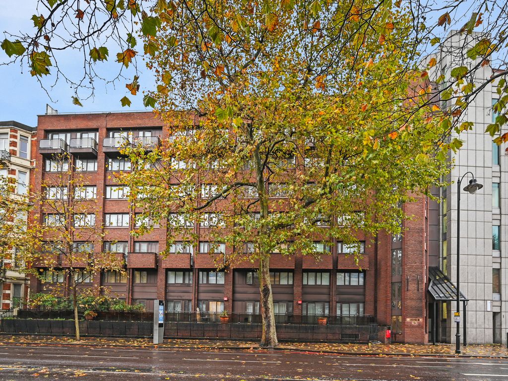2 bed flat to rent in Cromwell Road, Earls Court, London SW5 Zoopla