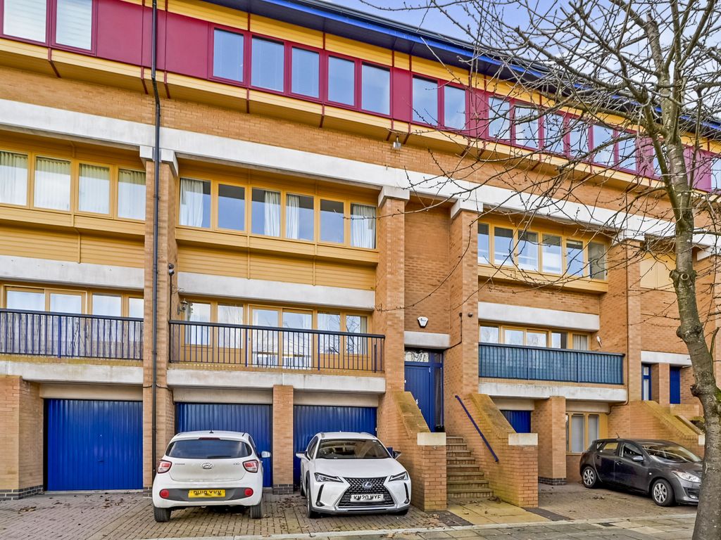 North Fourteenth Street, Milton Keynes, Buckinghamshire MK9  