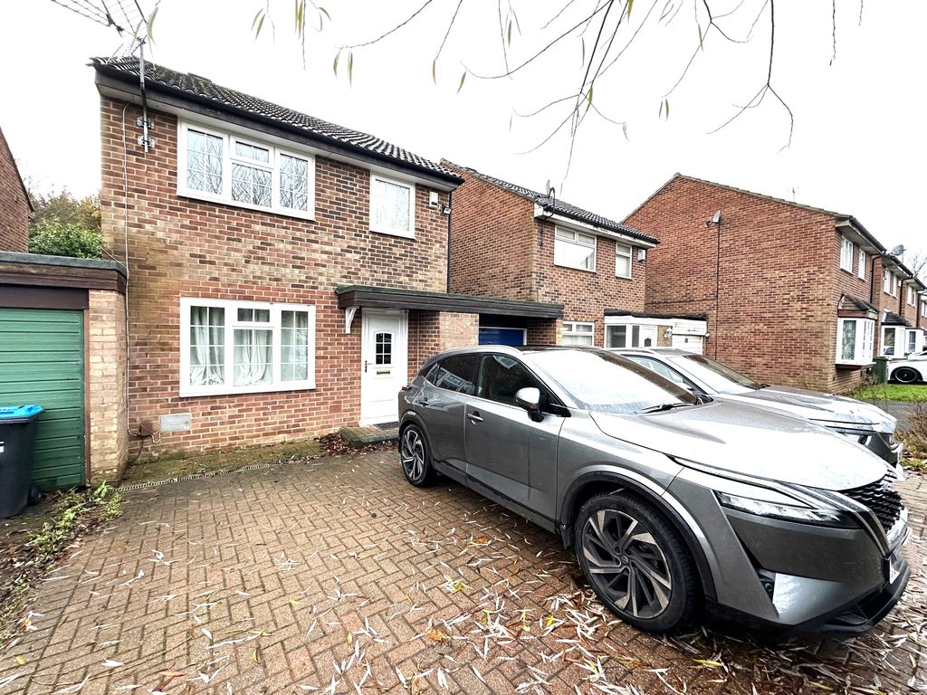 3 bed linkdetached house for sale in Withington, Bradville, Milton