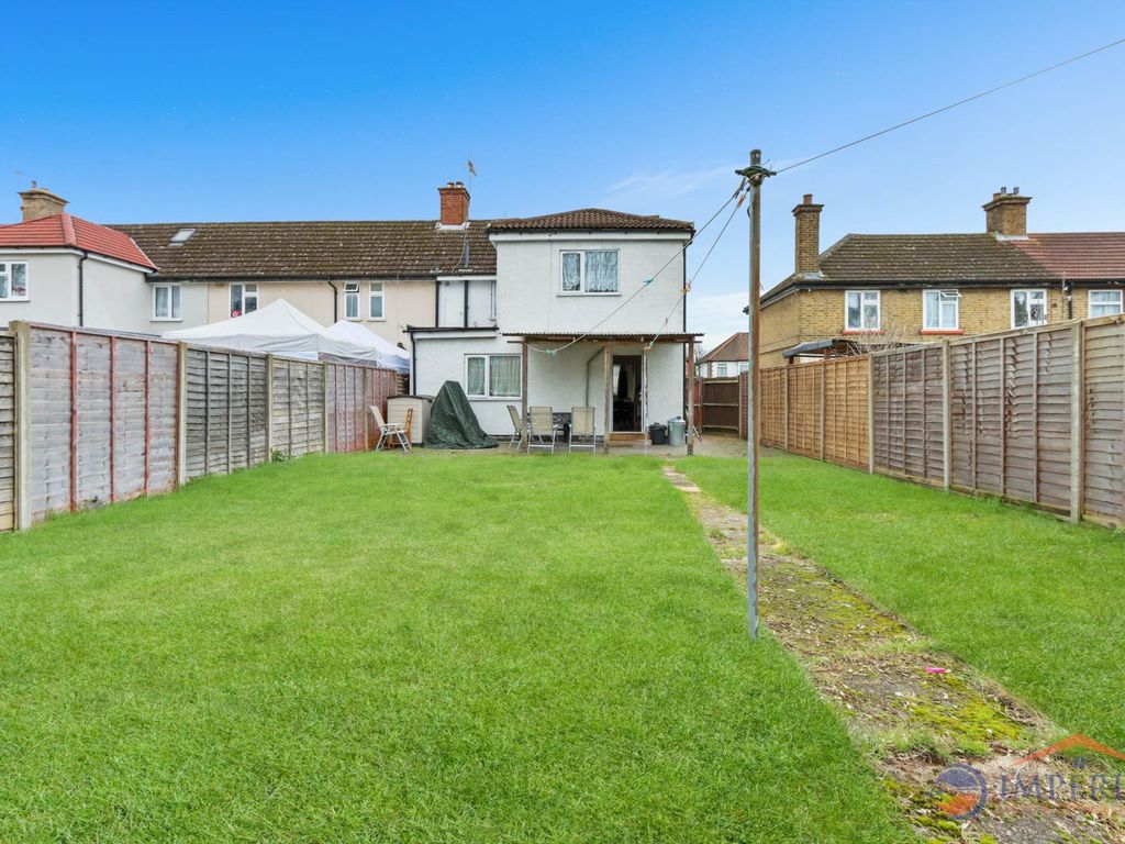5 bed semidetached house for sale in Coldharbour Lane, Hayes UB3, £