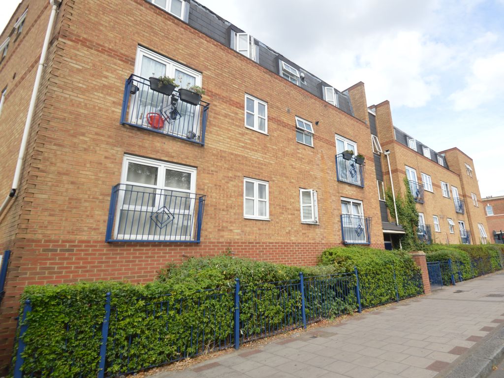 2 bed flat to rent in Royal Eltham Heights, Eltham High Street, London