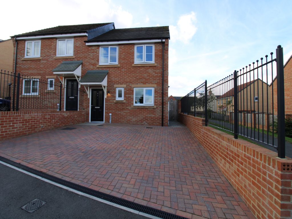 3 bed semidetached house for sale in Front Street Industrial Estate
