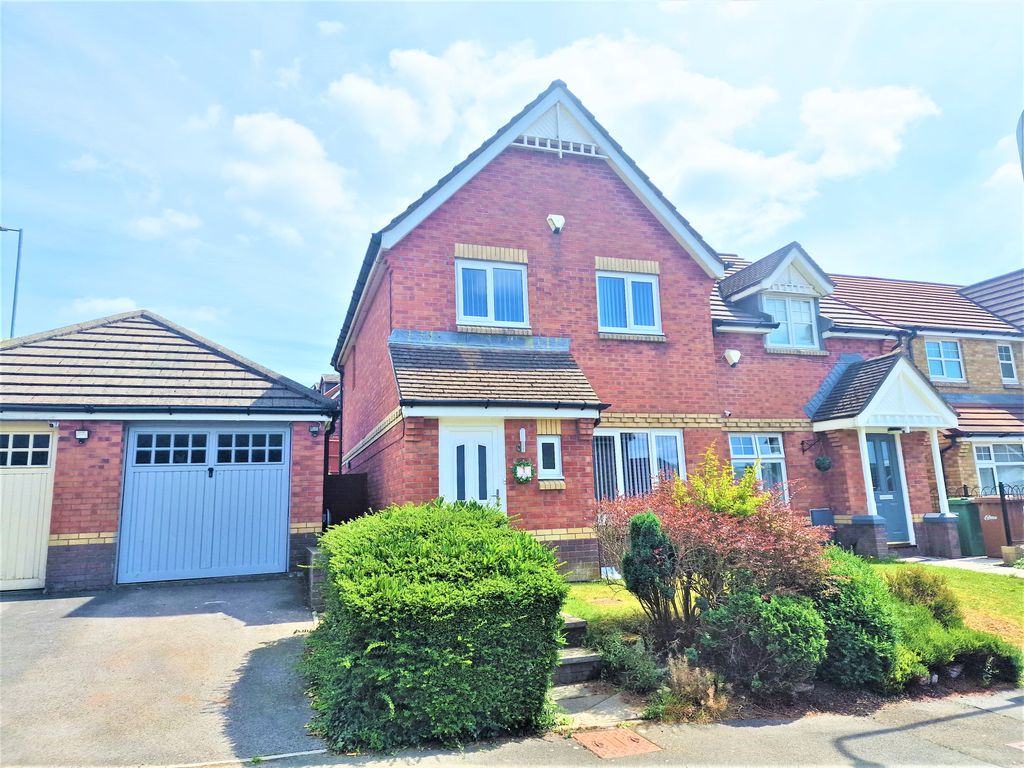 3 bed semidetached house for sale in Coed Y Bryn, Blackwood NP12, £