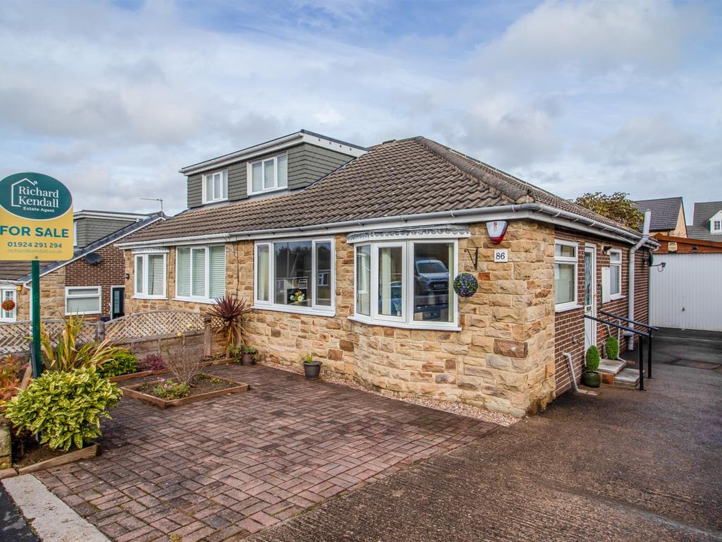 2 bed semidetached bungalow for sale in Hollin Drive, Durkar