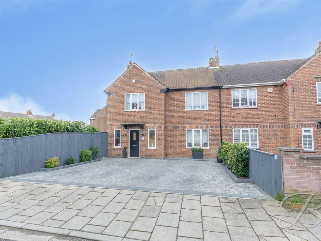 3 bed semidetached house for sale in Tudor Avenue, Forest Town