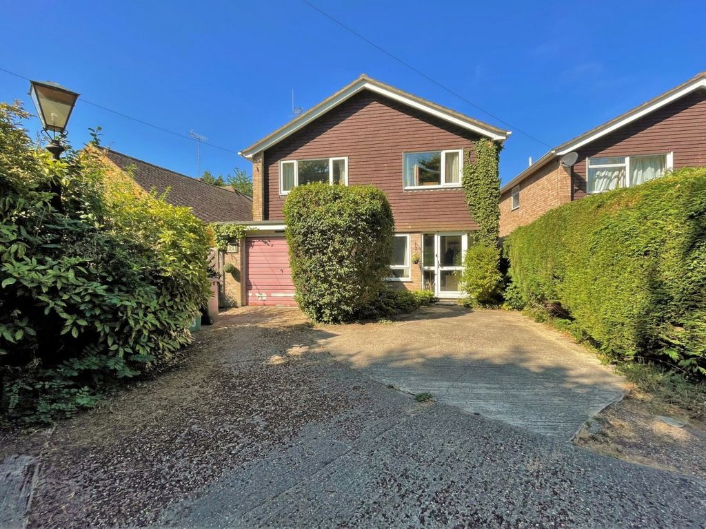 Summerleys Road, Princes Risborough, Buckinghamshire HP27  