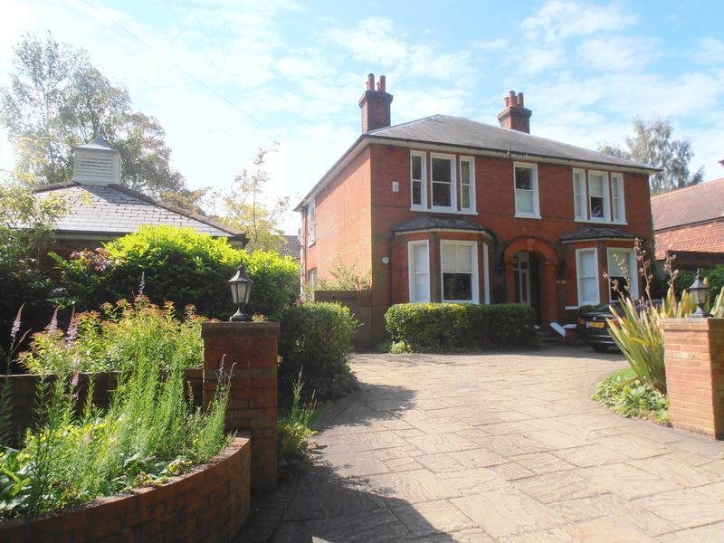 4 bed detached house for sale in Treadwell Road, Epsom KT18 Zoopla