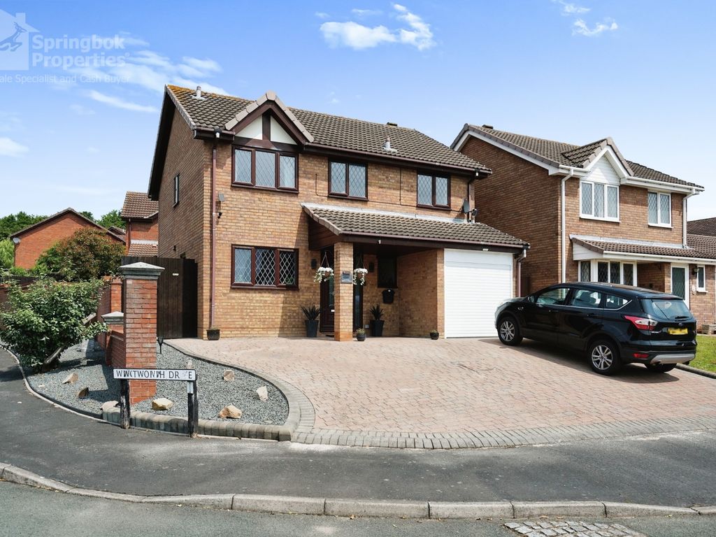 4 bed detached house for sale in Wentworth Drive, Stretton, BurtonOn