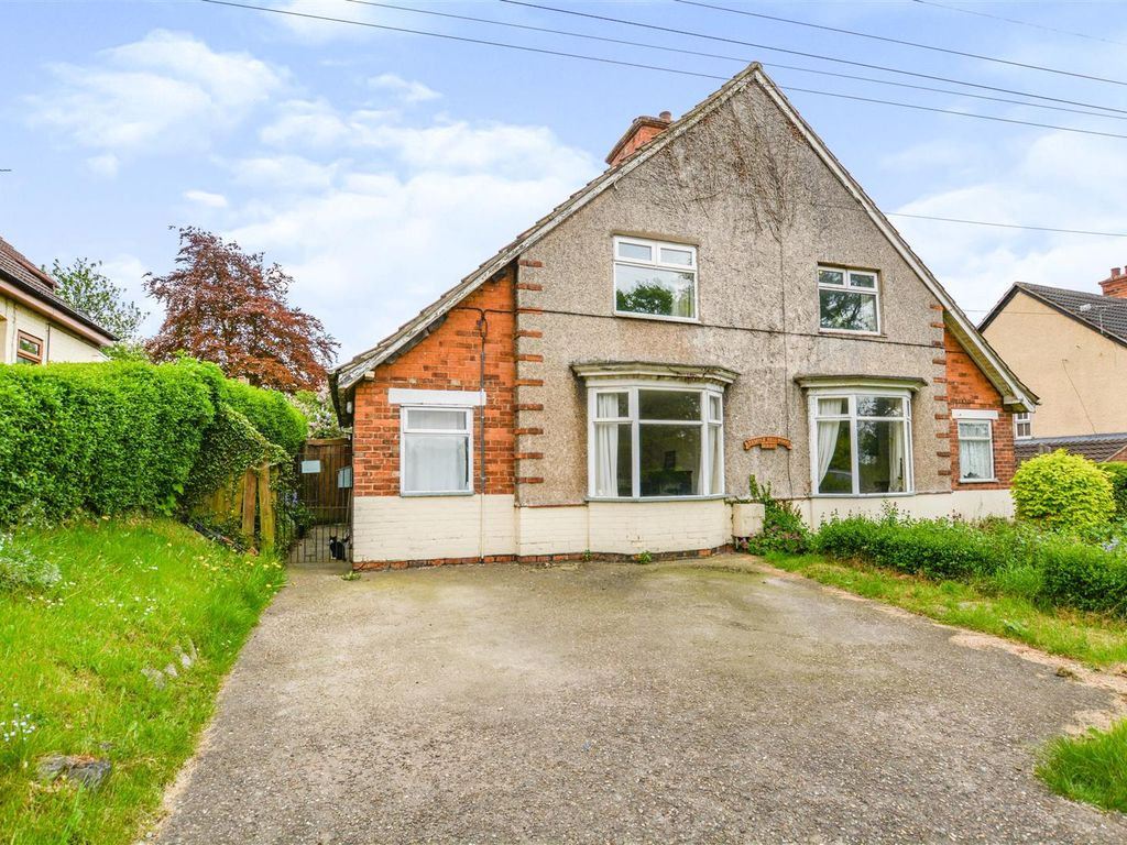 3 bed semidetached house for sale in Burringham Road, Scunthorpe DN17