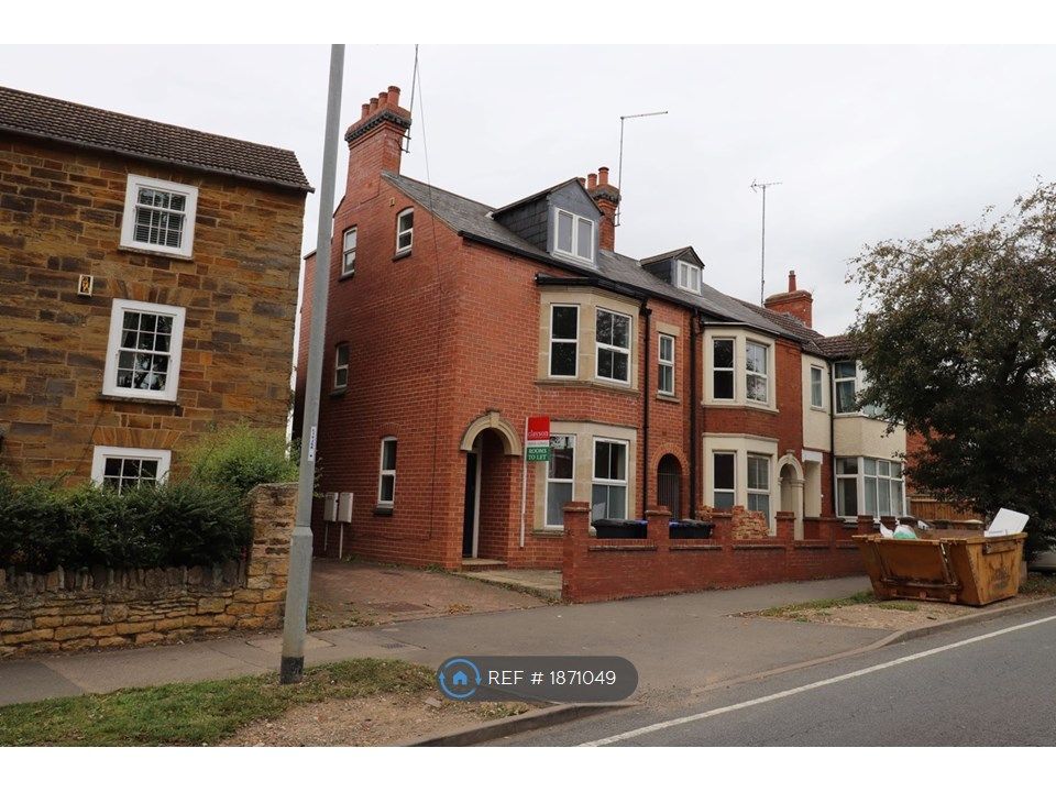 Room to rent in Boughton Green Road, Northampton NN2, £625 pcm Zoopla