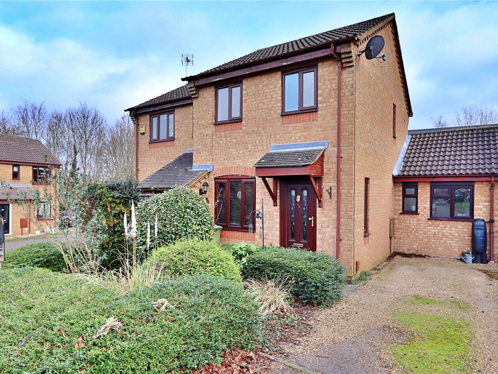 2 Bed Semi Detached House For Sale In Lowndes Grove Shenley Church End