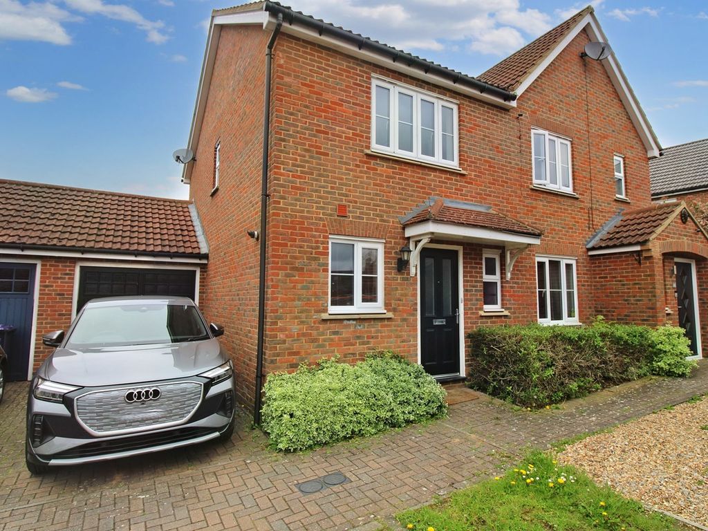 2 bed semidetached house for sale in Hunt Hill Close, Stevenage SG1