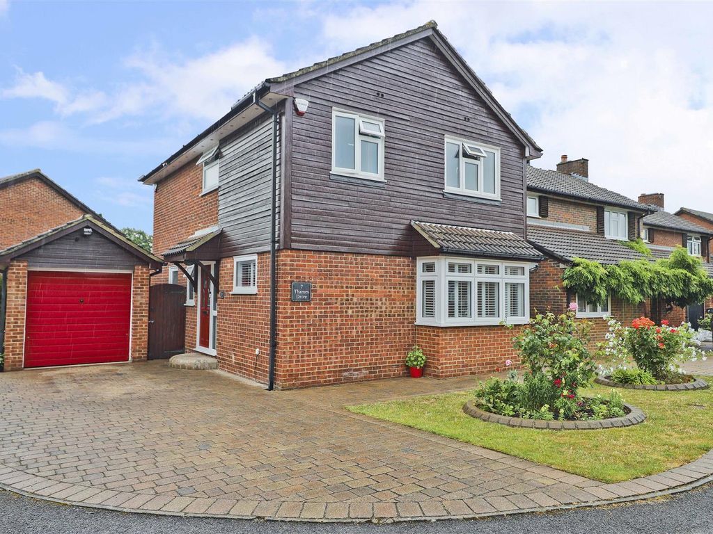 4 bed detached house for sale in Thames Drive, Ruislip HA4 Zoopla
