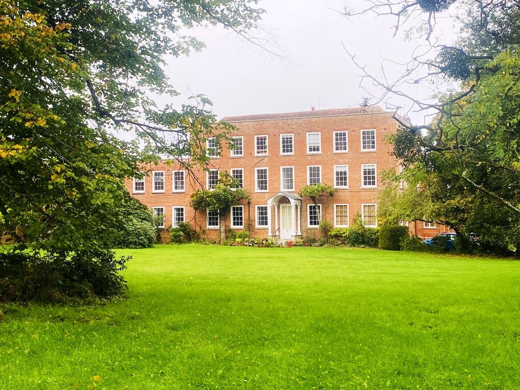 3 bed flat for sale in Wood Lane, Beech Hill, Reading RG7, £365,000