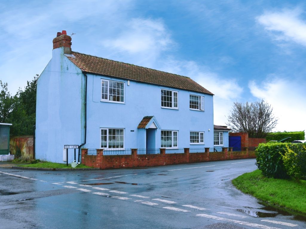 3 bed detached house for sale in Reedness, Goole DN14, £240,000 Zoopla