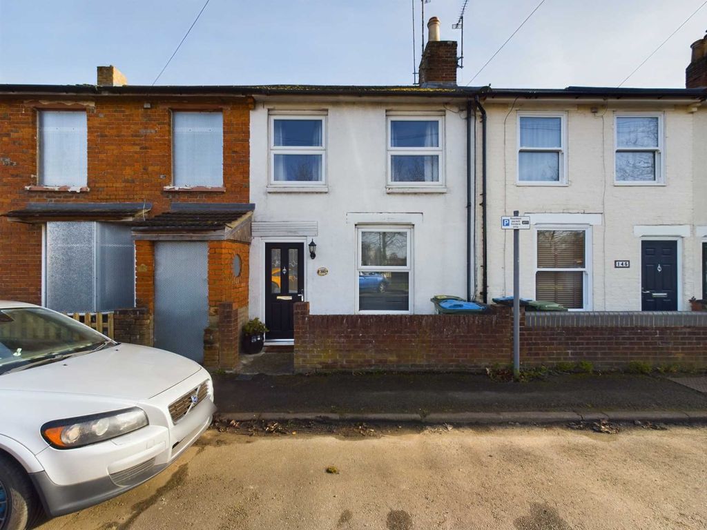 2 bed terraced house for sale in Park Street, Aylesbury HP20, £290,000