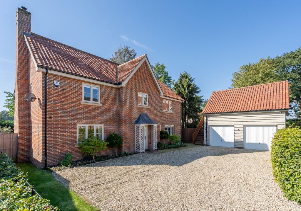 4 bed detached house for sale in Tilney Cottages, Mattishall Road, East