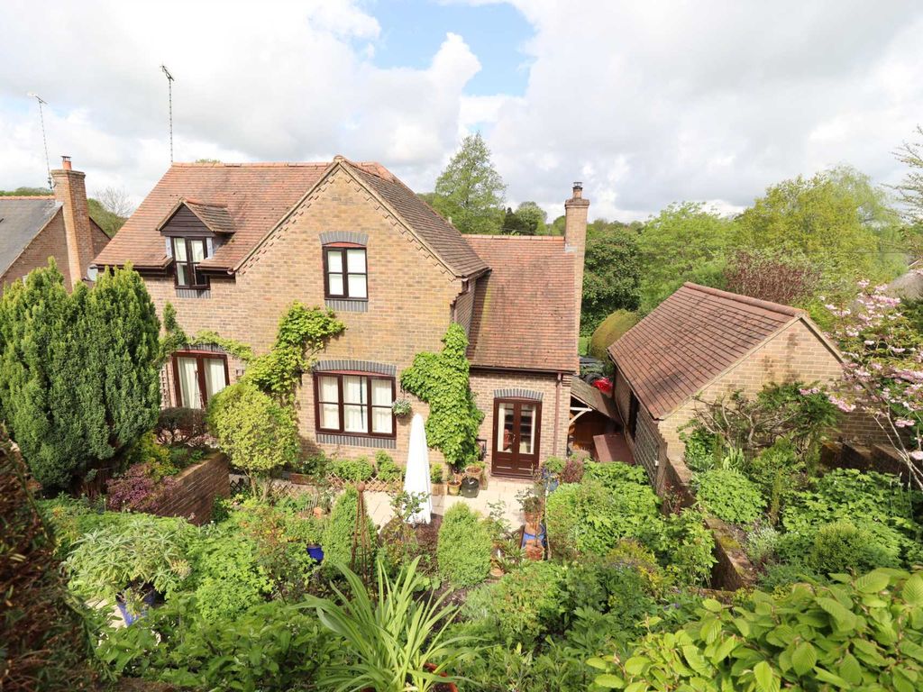 4 bed detached house for sale in Ludgershall Road, Collingbourne Ducis