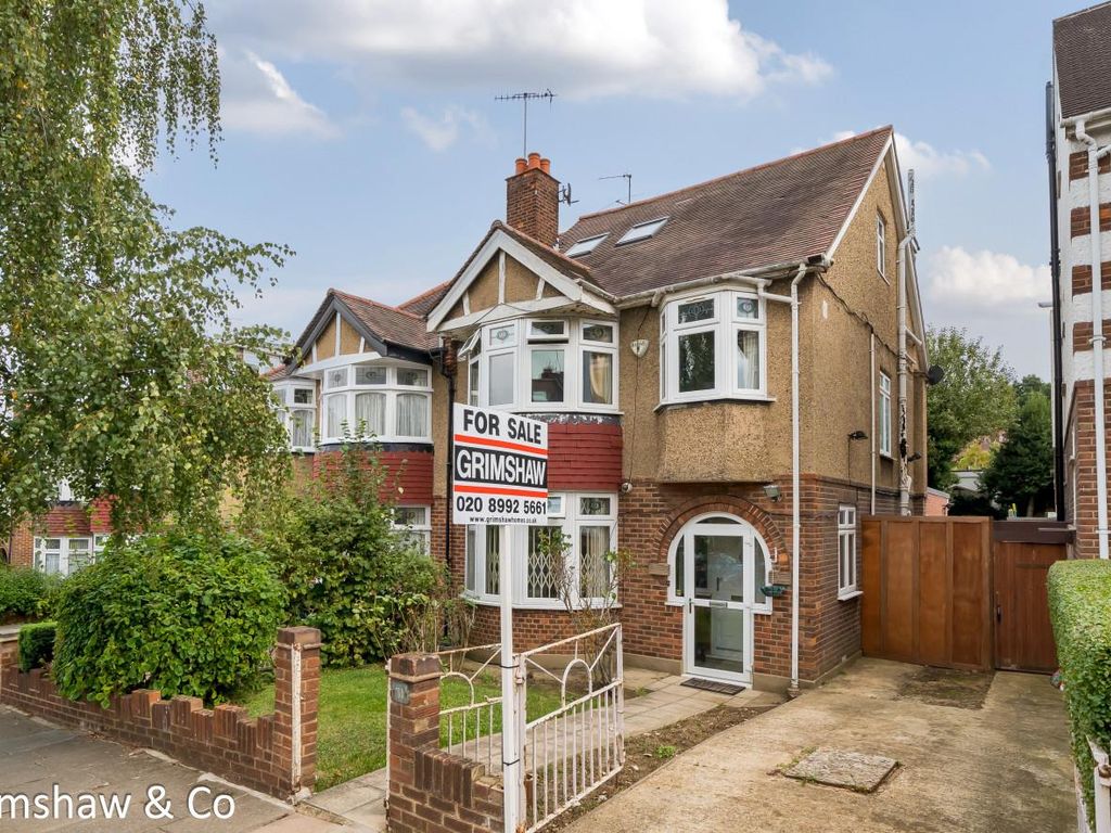 3 bed property for sale in Brookfield Avenue, Greystoke Park Estate