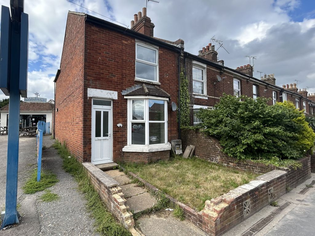 3 bed terraced house for sale in Beaver Road, Ashford, Kent TN23, £