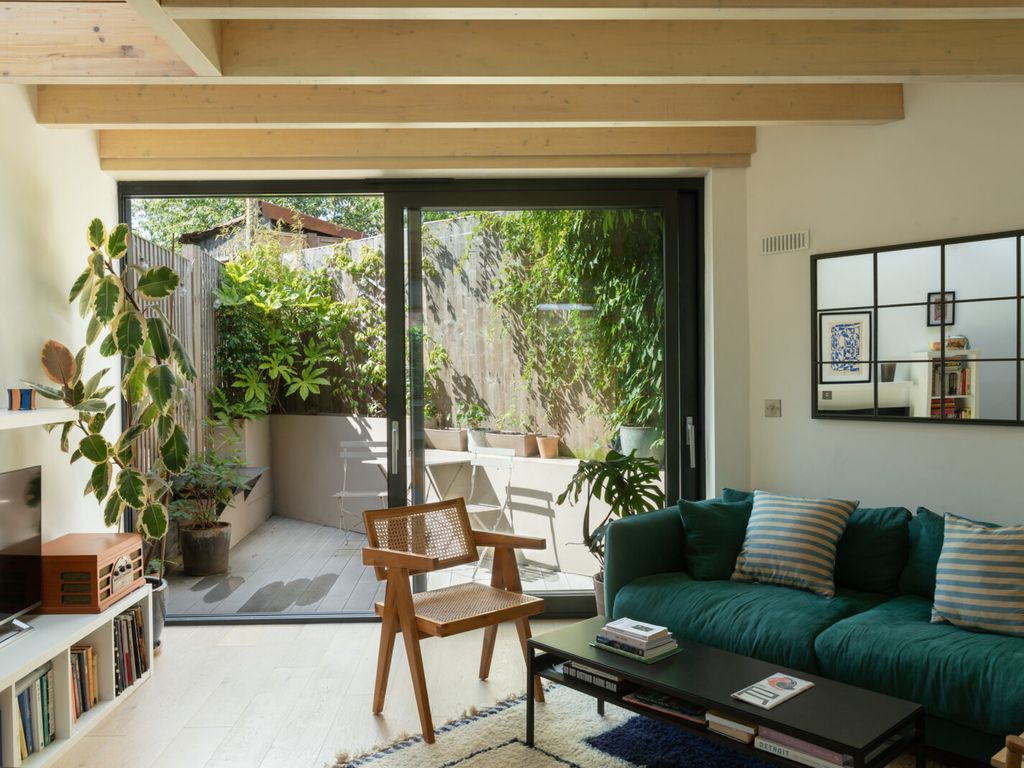 1 bed terraced house for sale in Revelon Road, London SE4, £500,000