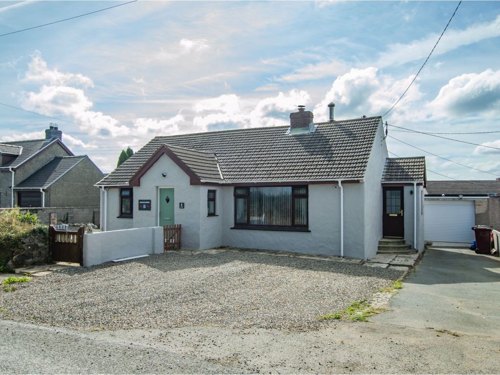 3 bed detached bungalow for sale in Crundale, Haverfordwest SA62, £