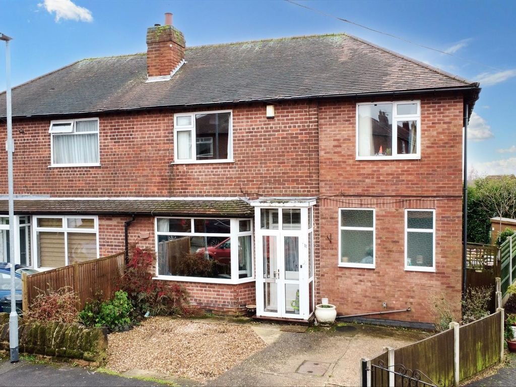 4 bed semidetached house for sale in Norbett Road, Arnold, Nottingham