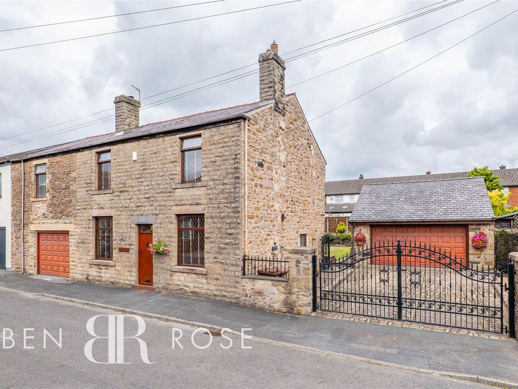 4 bed semidetached house for sale in South Avenue, Chorley PR7 Zoopla