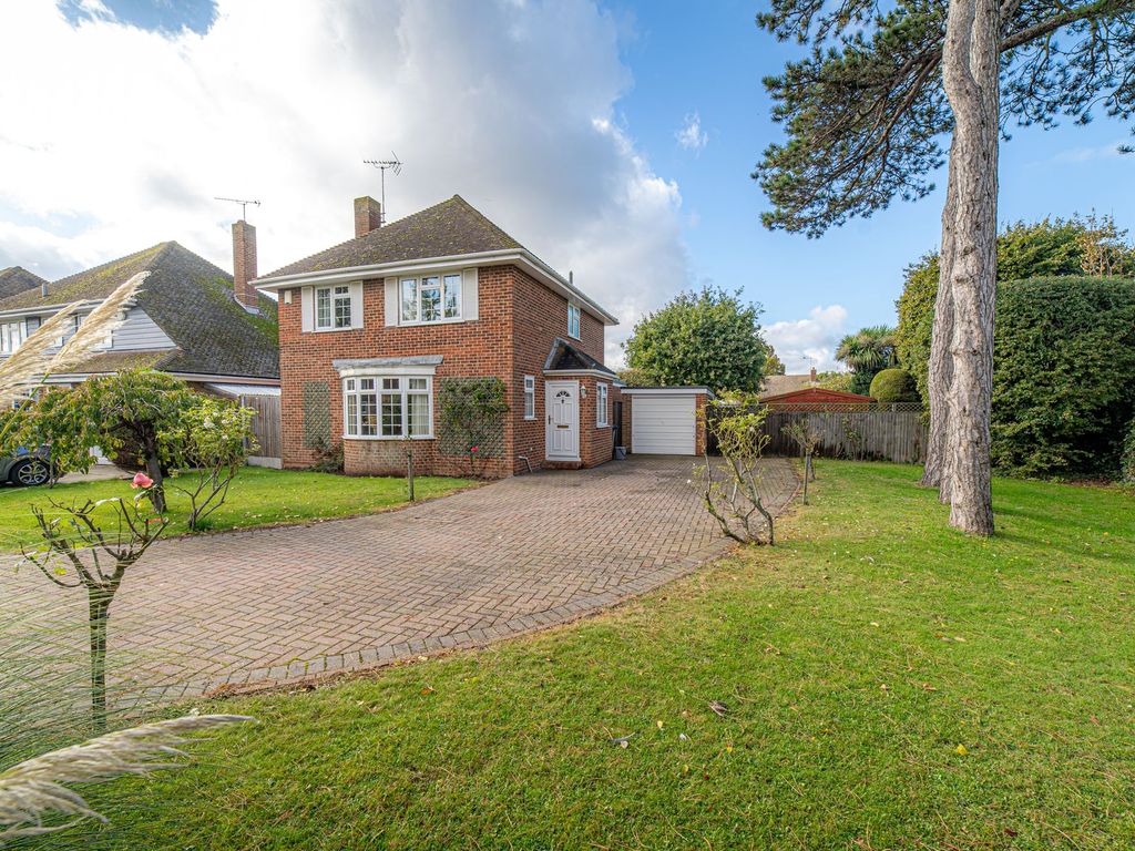 4 bed detached house for sale in Birkdale Gardens, Herne Bay CT6, £