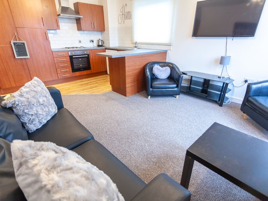 3 bed flat to rent in Marlborough Street, The Mono Building, 2Bs