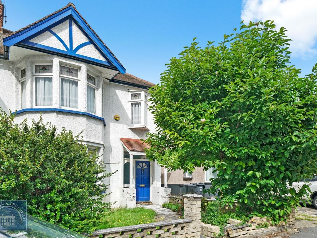 3 bed end terrace house for sale in Beehive Lane, Ilford IG4 Zoopla