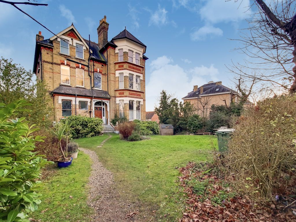3 bed flat to rent in Ross Road, South Norwood, London, Greater London