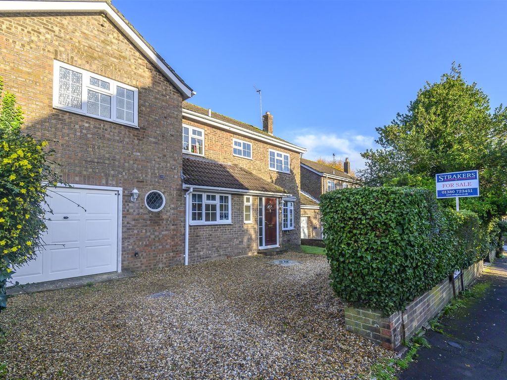 5 bed detached house for sale in Somerset Way, Semington, Trowbridge