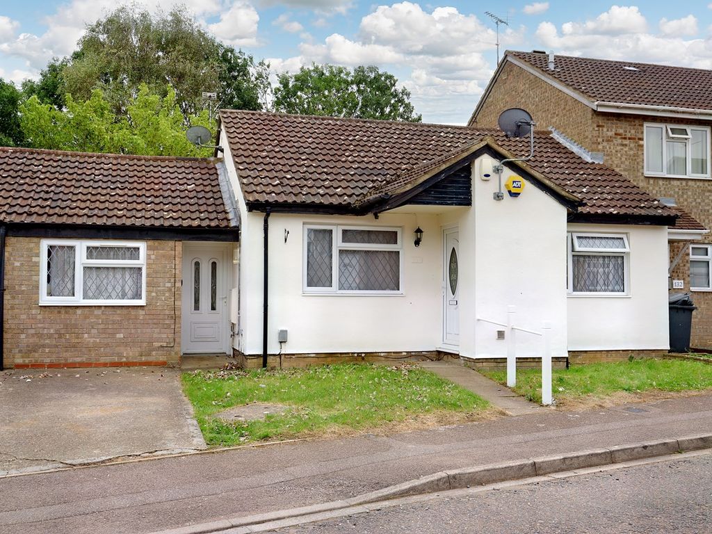 3 bed bungalow for sale in Repton Close, Luton LU3, £285,000 Zoopla