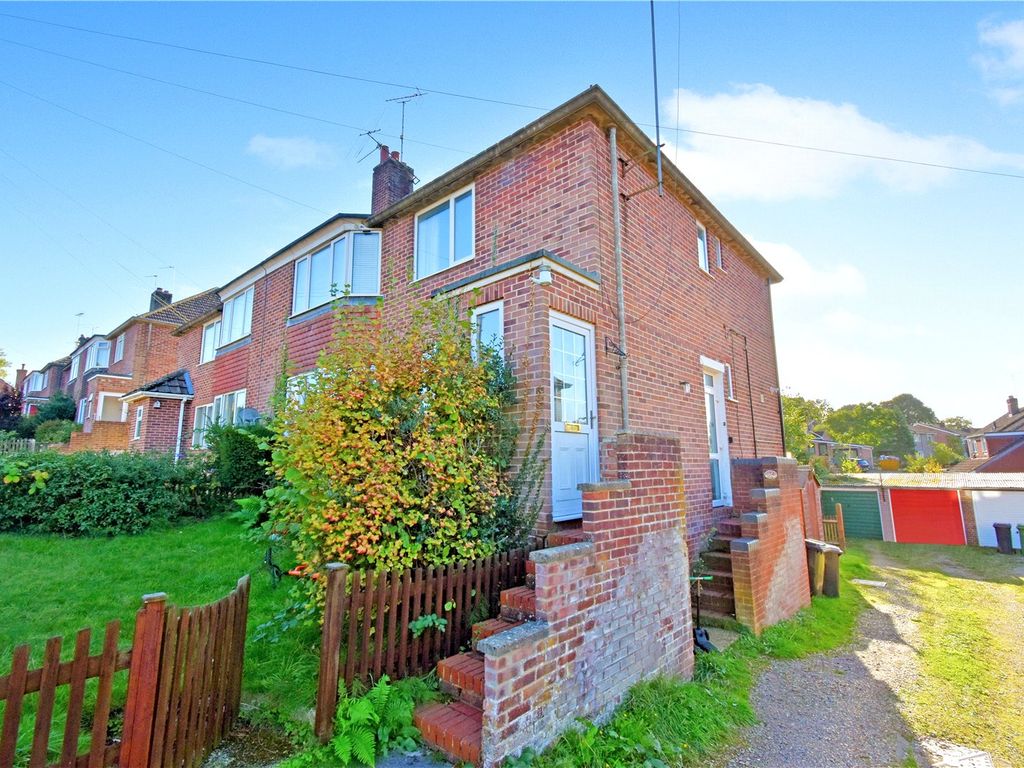 2 bed for sale in Paddock Road, Newbury, Berkshire RG14, £