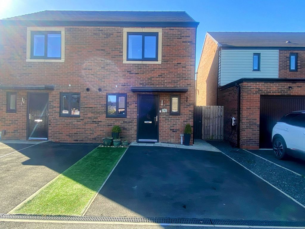 2 bed semidetached house for sale in Hundleby Court, St. Nicholas