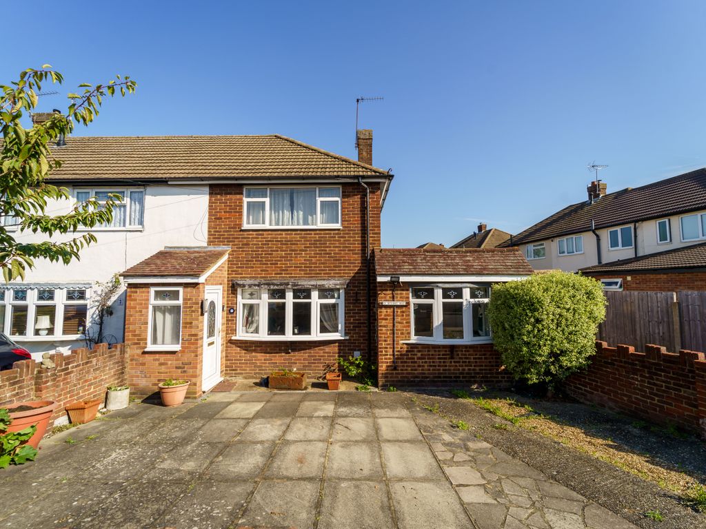 3 bed end terrace house for sale in Stuart Way, StainesUponThames