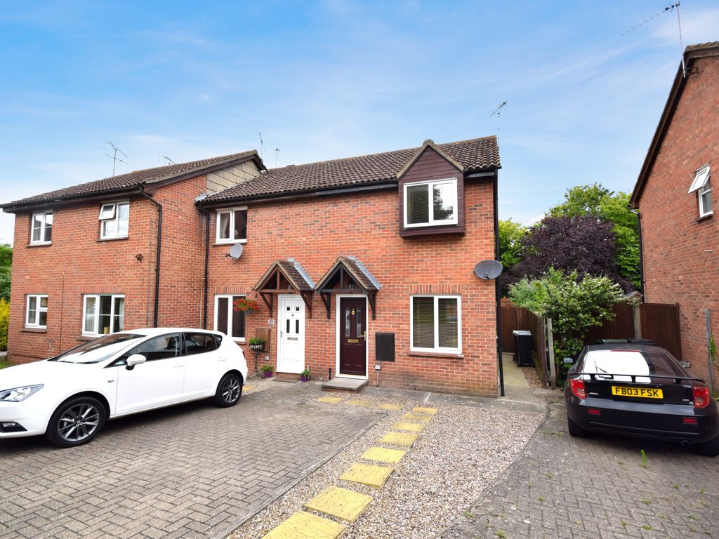 2 bed detached house to rent in Shrublands, Saffron Walden, Essex CB10