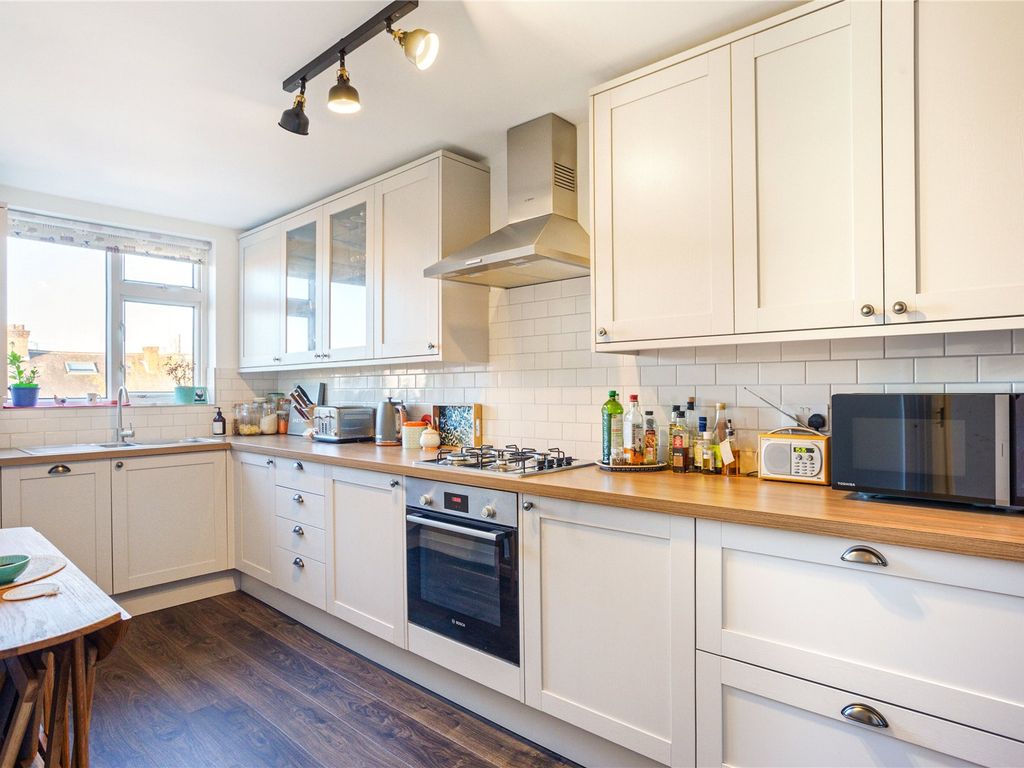 2 bed flat for sale in Lambert Avenue, Richmond TW9, £450,000 Zoopla