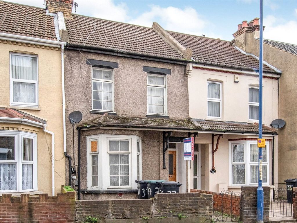 3 bed terraced house for sale in Wrotham Road, Gravesend, Kent DA11
