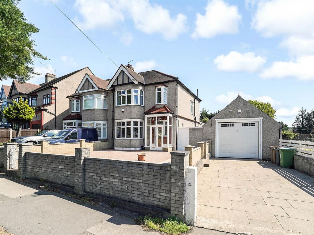 3 bed semidetached house for sale in Larkshall Road, Highams Park E4