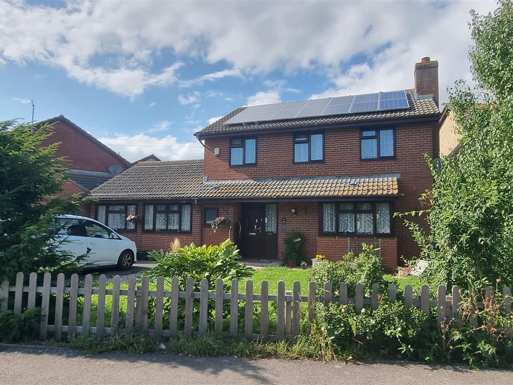 5 bed detached house for sale in Puttingthorpe Drive, WestonSuperMare BS22, £375,000 Zoopla