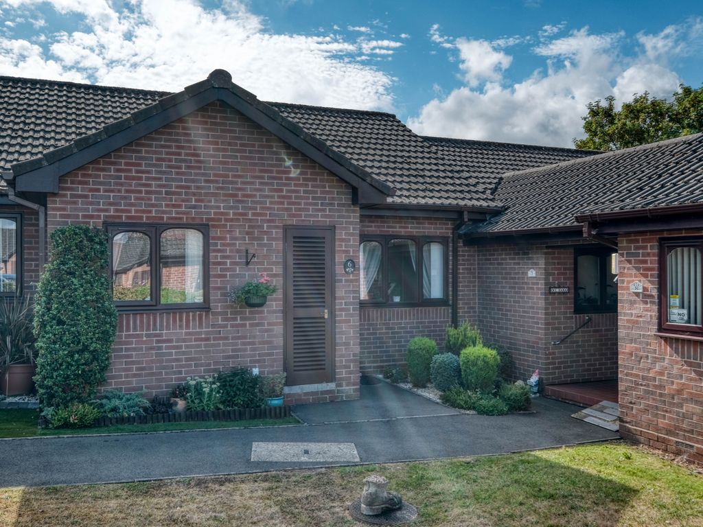 2 bed terraced bungalow for sale in Stonehouse Close, Headless Cross