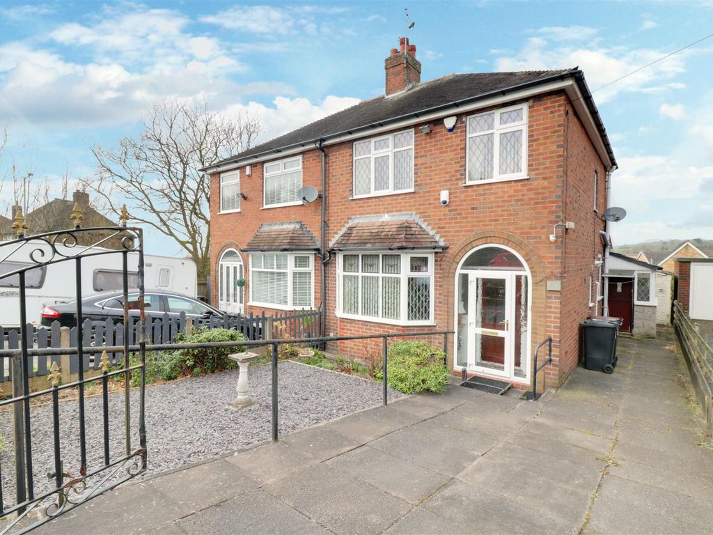 3 bed semidetached house for sale in Pennyfields Road, Newchapel