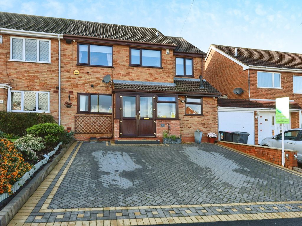 4 bed semidetached house for sale in Mill Crescent, Kingsbury, Tamworth, Warwickshire B78, £