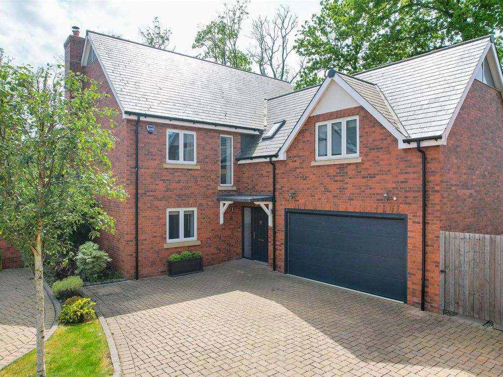 6 bed detached house for sale in Willoughby Place, Lighthorne, Warwick