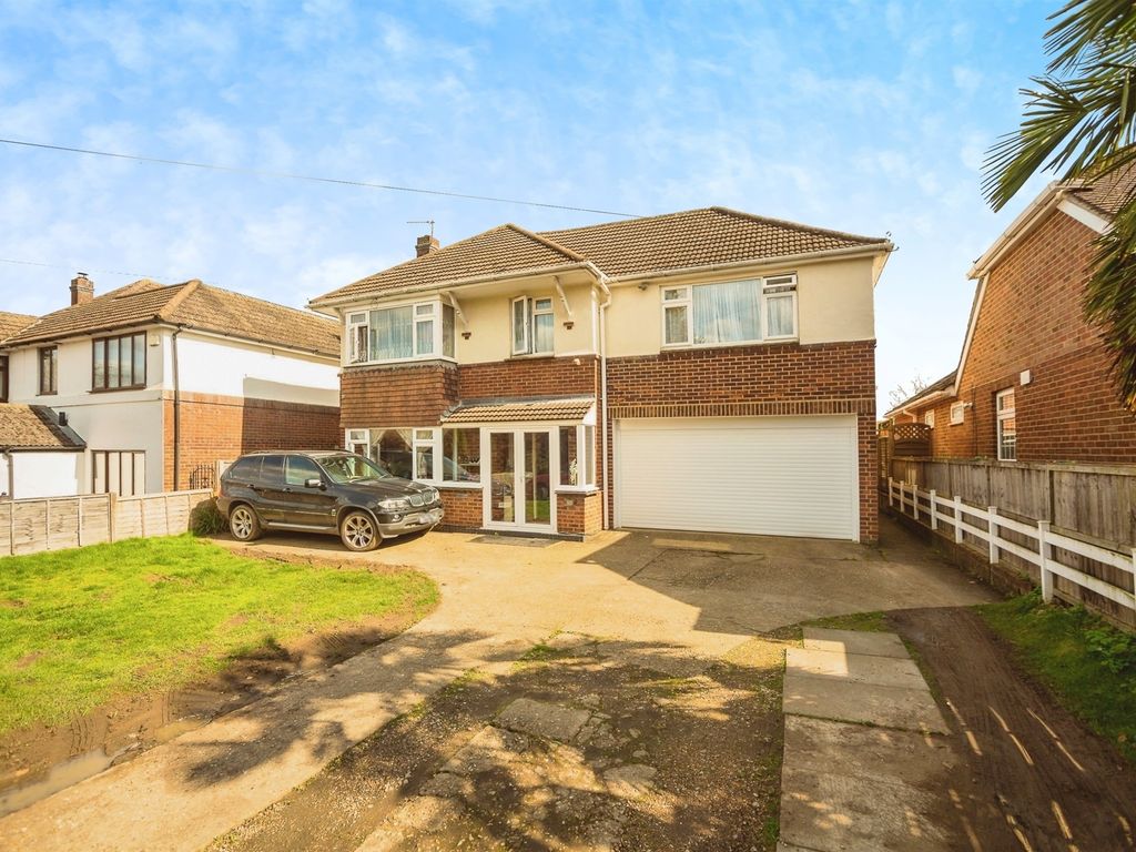 5 bed detached house for sale in Willington Street, Maidstone ME15, £