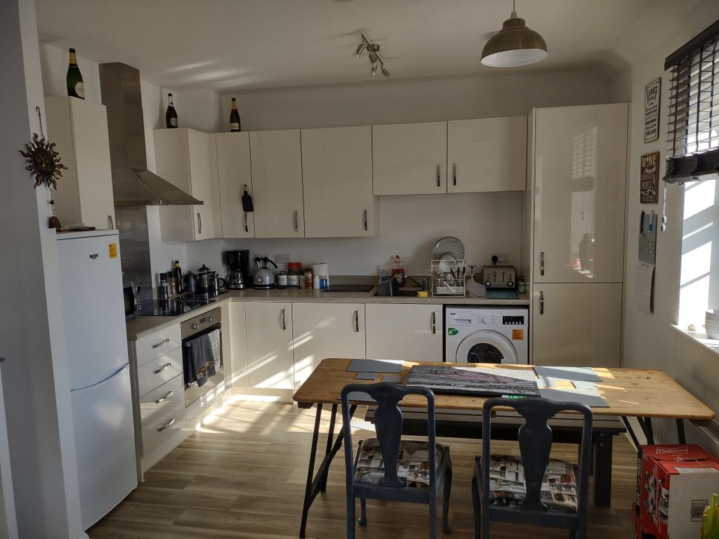 2 bed flat for sale in Celtic Close, Monkerton, Exeter EX1 Zoopla