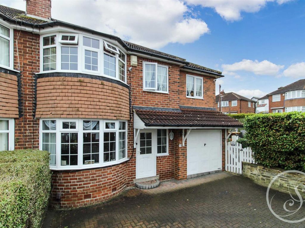 4 bed semidetached house for sale in Primrose Crescent, Crossgates