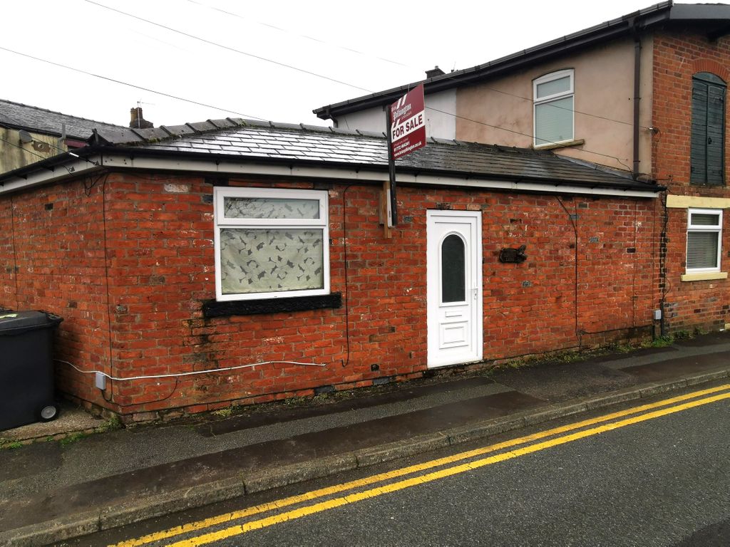1 bed semidetached bungalow for sale in Slater Lane, Leyland PR25, £